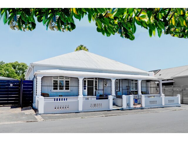 <!--[if BLOCK]><![endif]--> 16  Dorp Street, Lemoenkloof, Paarl <!--[if ENDBLOCK]><![endif]-->